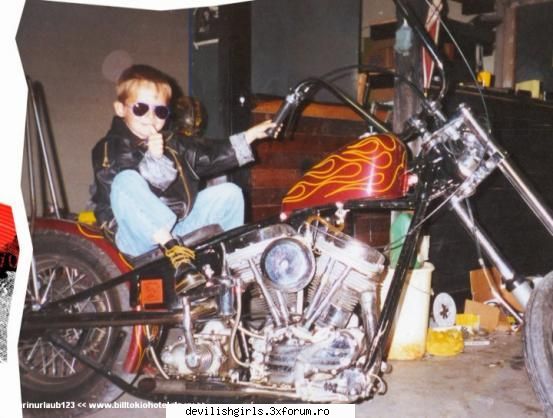 Poze cu Bill - pe motocicleta....smecherul - Tokio hotel