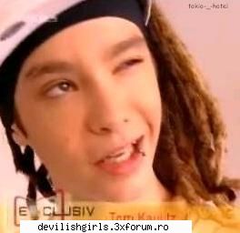 Poze cu Tom - oare c incerk s spuna sau sasi aminteask? - Tokio hotel