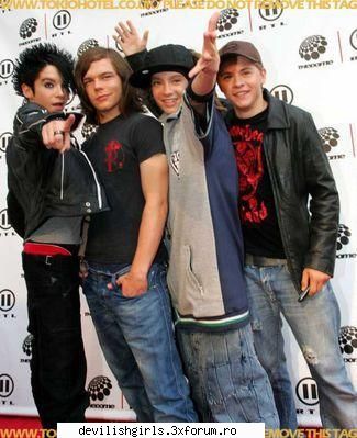 Poze cu toti - giuly love tom - Tokio hotel